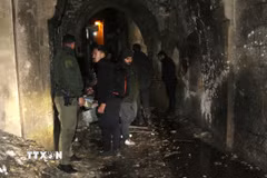 Hiện trường một vụ đánh bom ở thành phố Aleppo ngày 1/1. (Ảnh: THX/TTXVN)