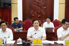 Chủ tịch UBND tỉnh Bắc Ninh Vương Quốc Tuấn giao các sở, ngành tích cực phối hợp, hỗ trợ các Trường Đại học Ngoại Thương, Bách khoa Hà Nội triển khai xây dựng cơ sở tại Bắc Ninh. (Nguồn: Báo Bắc Ninh)