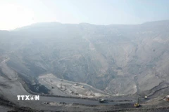 Khai trường khai thác than của Công ty Cổ phần Than Đèo Nai-Cọc Sáu, Tập đoàn Công nghiệp Than và Khoáng sản Việt Nam, tại tỉnh Quảng Ninh. (Ảnh: Thống Nhất/TTXVN)