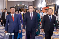 Chủ tịch Quốc hội Trần Thanh Mẫn và Thường trực Ban Bí thư Trần Cẩm Tú dự hội nghị. (Ảnh: Doãn Tấn/TTXVN)