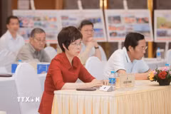 Thành viên Hội đồng chung khảo Giải báo chí quốc gia lần thứ 19 tham dự. (Ảnh: Minh Quyết/TTXVN)