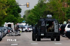Cảnh sát điều tra tại hiện trường vụ tấn công ở Boulder, Colorado, Mỹ. (Ảnh: New York Times/TTXVN)