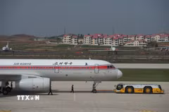 Máy bay của hãng hàng không Triều Tiên Air Koryo tại sân bay Sunan ở Bình Nhưỡng, Triều Tiên. (Ảnh: AFP/TTXVN)