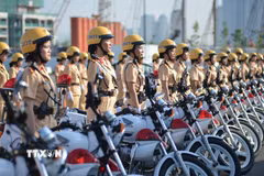 Ra mắt đội hình nữ Cảnh sát Giao thông dẫn đoàn của Công an Thành phố Hồ Chí Minh. (Ảnh: Thành Chung/TTXVN)