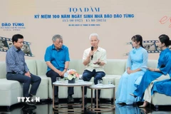 Nguyên Tổng giám đốc TTXVN Lê Quốc Trung chia sẻ vai trò của nhà báo Đào Tùng với sự phát triển của Thông tấn xã Việt Nam. (Ảnh: Hoàng Hiếu/TTXVN)