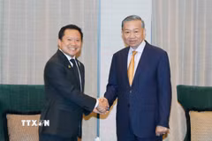 Tổng Bí thư, Chủ tịch nước Tô Lâm tiếp ông Thapana Sirivadhanabhakdi, Chủ tịch điều hành Tập đoàn TCC, Tổng Giám đốc Tập đoàn ThaiBev (Thái Lan). (Ảnh: Thống Nhất/TTXVN)
