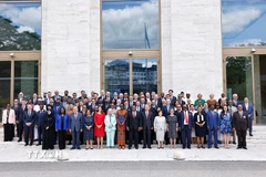 Chủ tịch Quốc hội Trần Thanh Mẫn chụp ảnh chung các Trưởng đoàn tham dự Hội nghị các Chủ tịch Quốc hội Thế giới lần thứ 6. (Ảnh: Doãn Tấn/TTXVN)