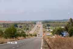 Dự án đường ven biển 719B đoạn Phan Thiết-Kê Gà (tỉnh Lâm Đồng) đoạn tuyến đã hoàn thành đưa vào khai thác. (Ảnh: Nguyễn Thanh/TTXVN)