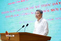 Thủ tướng Lê Minh Hưng, Trưởng Ban Chỉ đạo, phát biểu tại Phiên họp chuyên đề về thúc đẩy phát triển khoa học, công nghệ, đổi mới sáng tạo. (Ảnh: Dương Giang/TTXVN)