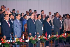 Chủ tịch Quốc hội Trần Thanh Mẫn và đại biểu thực hiện nghi thức tại Lễ khai mạc Đại hội đồng AIPA-46. (Ảnh: Doãn Tấn/TTXVN)