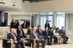 Tổng Bí thư Tô Lâm thăm Trung tâm Tài chính quốc tế Astana. (Ảnh: Thống Nhất/TTXVN)