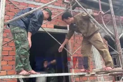 Những mái ngói đầu tiên sau lũ dữ trên quê hương Đồng khởi