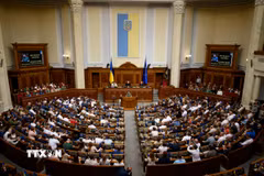 Toàn cảnh một phiên họp Quốc hội Ukraine tại Kiev. (Ảnh: AFP/TTXVN)
