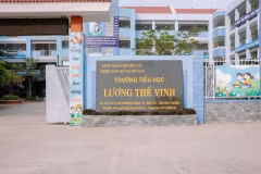 Trường Tiểu học Lương Thế Vinh, nơi xảy ra sự việc giáo viên dùng kim tiêm phạt học sinh. (Nguồn: Website Trường Tiểu học Lương Thế Vinh)