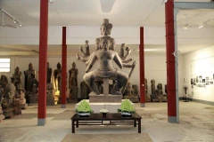 Các chuyên gia Campuchia, hợp tác với Trường Nghệ thuật Viễn Đông Pháp, đã dành 5 năm để phục chế bức tượng Shiva. (Ảnh: Đại sứ Campuchia tại Bulgaria)