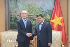  Thêm thẻ Chú thích Phó Thủ tướng Nguyễn Chí Dũng tiếp Chủ tịch Tập đoàn Korea Telecom Young Shub Kim. (Ảnh: Chu Thanh Vân/TTXVN)