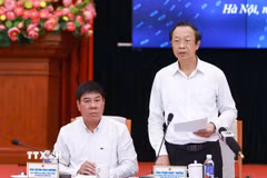 Thứ trưởng Thường trực Bộ Giáo dục và Đào tạo Phạm Ngọc Thưởng phát biểu kết thúc cuộc họp. (Ảnh: Thanh Tùng/TTXVN)