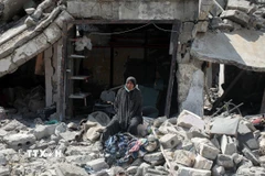Cảnh tàn phá sau cuộc không kích của Israel tại Gaza. (Ảnh: THX/TTXVN)