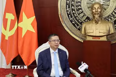 Đại sứ Việt Nam tại Trung Quốc Phạm Thanh Bình trả lời phỏng vấn phóng viên TTXVN tại Bắc Kinh. (Ảnh: Quang Hưng/TTXVN)
