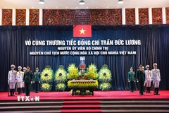Linh cữu nguyên Chủ tịch nước Trần Đức Lương quàn tại Nhà tang lễ Quốc gia số 5 Trần Thánh Tông, Hà Nội. (Ảnh: TTXVN)
