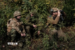 Binh sỹ Ukraine làm nhiệm vụ tại vùng Donetsk ngày 12/10/2022. (Ảnh: AFP/TTXVN)