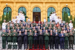 Chủ tịch nước Lương Cường với các đại biểu. (Ảnh: Lâm Khánh/TTXVN)