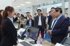 Thủ tướng Chính phủ thăm Trung tâm phục vụ hành chính công tỉnh Quảng Ninh