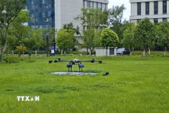 Một mẫu máy bay không người lái. (Ảnh: Quang Hưng/TTXVN)