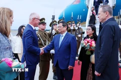 Lễ đón Thủ tướng Phạm Minh Chính và Phu nhân tại sân bay quốc tế Tallinn, thành phố Tallinn, Cộng hòa Estonia. (Ảnh: Dương Giang/TTXVN)