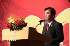 Đại sứ Việt Nam tại Hàn Quốc Vũ Hồ phát biểu khai mạc buổi lễ. (Ảnh: Trường Giang/TTXVN)