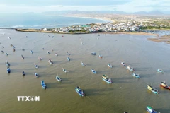 Khu vực ven biển phường Đông Hải (thành phố Phan Rang-Tháp Chàm, tỉnh Ninh Thuận) còn nhiều dư địa để thu hút đầu tư phát triển kinh tế-xã hội. (Ảnh: Nguyễn Thành/TTXVN)