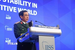 Đại tướng Phan Văn Giang, Bộ trưởng Bộ Quốc Phòng Việt Nam, phát biểu tại Đối thoại Shangri-La lần thứ 22. (Ảnh: Tất Đạt/TTXVN)