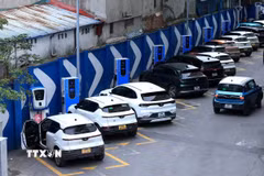 Một trạm sạc pin xe ôtô điện trên phố Phạm Ngọc Thạch, quận Đống Đa, Hà Nội. (Ảnh: Tuấn Anh/TTXVN)