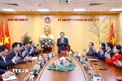 Chủ tịch Quốc hội Trần Thanh Mẫn phát biểu tại buổi gặp mặt các cán bộ công chức, ủy viên Ủy ban Dân nguyện và Giám sát của Quốc hội. (Ảnh: Doãn Tấn/TTXVN)