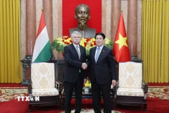 Chủ tịch nước Lương Cường tiếp Chủ tịch Quốc hội Hungary Kover Laszlo. (Ảnh: Lâm Khánh/TTXVN)