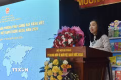 Thứ trưởng Bộ Ngoại giao Lê Thị Thu Hằng phát biểu tại Lễ khai mạc Khóa tập huấn phương pháp giảng dạy tiếng Việt cho giáo viên người Việt Nam ở nước ngoài năm 2026. (Ảnh: Diệp Trương/TTXVN)