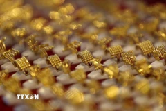 Vàng nhẫn được bày bán tại cửa hàng ở Yangon, Myanmar. (Ảnh: THX/TTXVN)