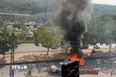 Khói bốc lên từ hiện trường vụ nổ ở Islamabad, Pakistan ngày 11/11. (Ảnh: THX/TTXVN)