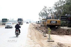 Hiện các địa phương mới bàn giao hơn 9km mặt bằng (đạt khoảng 85%). (Ảnh: Văn Tý/TTXVN)