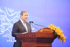 Thủ tướng Vương quốc Campuchia Samdech Thipadei Hun Manet phát biểu tại phiên khai mạc Hội nghị thượng đỉnh kinh doanh Campuchia-ASEAN 2026. (Ảnh: Huỳnh Thảo/TTXVN)