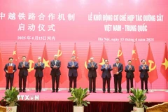 Tổng Bí thư Tô Lâm và Tổng Bí thư, Chủ tịch nước Trung Quốc Tập Cận Bình cùng các đại biểu chứng kiến Lễ khởi động Cơ chế hợp tác đường sắt Việt Nam-Trung Quốc. (Ảnh: Thống Nhất/TTXVN)