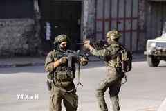 Binh sỹ Israel được triển khai tại thành phố Nablus, Bờ Tây. (Ảnh: THX/TTXVN)
