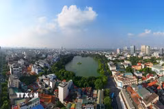 Hồ Hoàn Kiếm - "lá phổi xanh" giữa lòng Thủ đô Hà Nội. (Ảnh: Tuấn Anh/TTXVN)