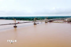 Cầu hữu nghị Lào-Thái số 5 sẽ được khánh thành và đưa vào sử dụng cuối năm 2025, tạo điều kiện thuận lợi trong việc phát triển giao thông kết nối các nước trong khu vực. (Ảnh: Đỗ Bá Thành/TTXVN)