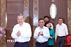 Tổng Bí thư Tô Lâm dự và chủ trì buổi làm việc với Ban Thường vụ Thành ủy Hà Nội. (Ảnh: Văn Điệp/TTXVN)