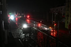 Đường phố ở Zaporizhzhia, Ukraine, chìm trong bóng tối do mất điện. (Nguồn: Reuters)