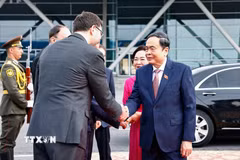 Lễ tiễn Chủ tịch Quốc hội Trần Thanh Mẫn và Phu nhân tại Sân bay quốc tế Zvartnots, Thủ đô Yerevan, Cộng hòa Armenia. (Ảnh: Doãn Tấn/TTXVN)