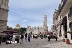 Quảng trường tại phố cổ La Habana vắng vẻ. (Ảnh: Việt Hùng/TTXVN)