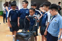 Công ty LionsBot sẽ triển khai chương trình đào tạo cho 10.000 học sinh, sinh viên thực hành và sử dụng robot AI vật lý. (Ảnh: LionsBot International/facebook/TTXVN phát)