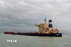 Tàu hàng Star Bueno bị mắc cạn tại vùng biển Dung Quất, xã Bình Sơn, tỉnh Quảng Ngãi. (Ảnh: TTXVN phát)